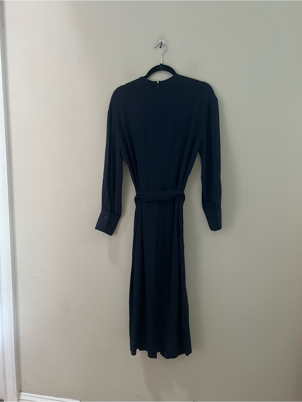Reiss Navy Keyhole Tie-Waist Midi Dress - Picture 10 of 11